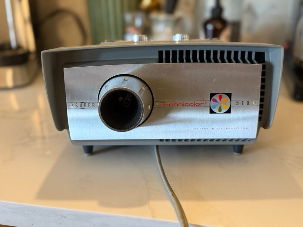 Technicolor Super 510 Instant Movie Projector Turns On Very Clean